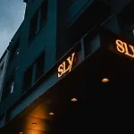 Sly ホテル *