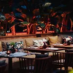 Sly Otel