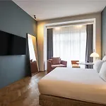 Otel Sly *