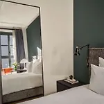 Hotel Sly