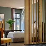 Hotel Sly *